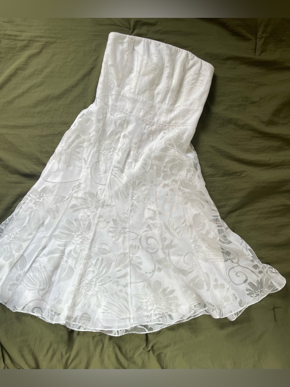 Flattering White House Black Market Strapless White Floral Jacquard Dress